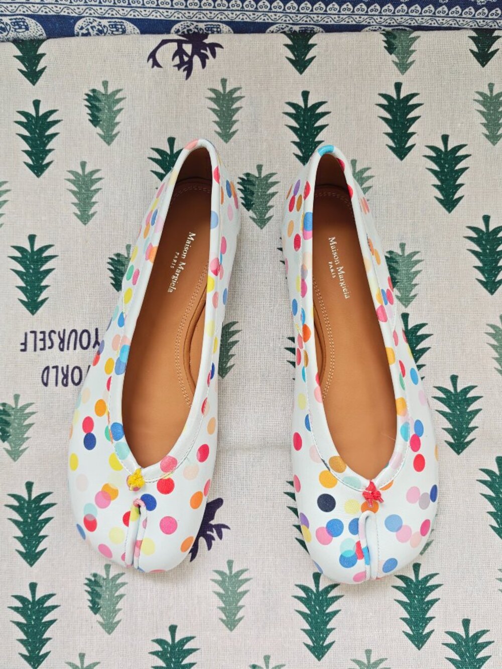 Maison Martin Margiela Tabi White Multi Polka Dot Flat Shoes - Picture 2 of 11
